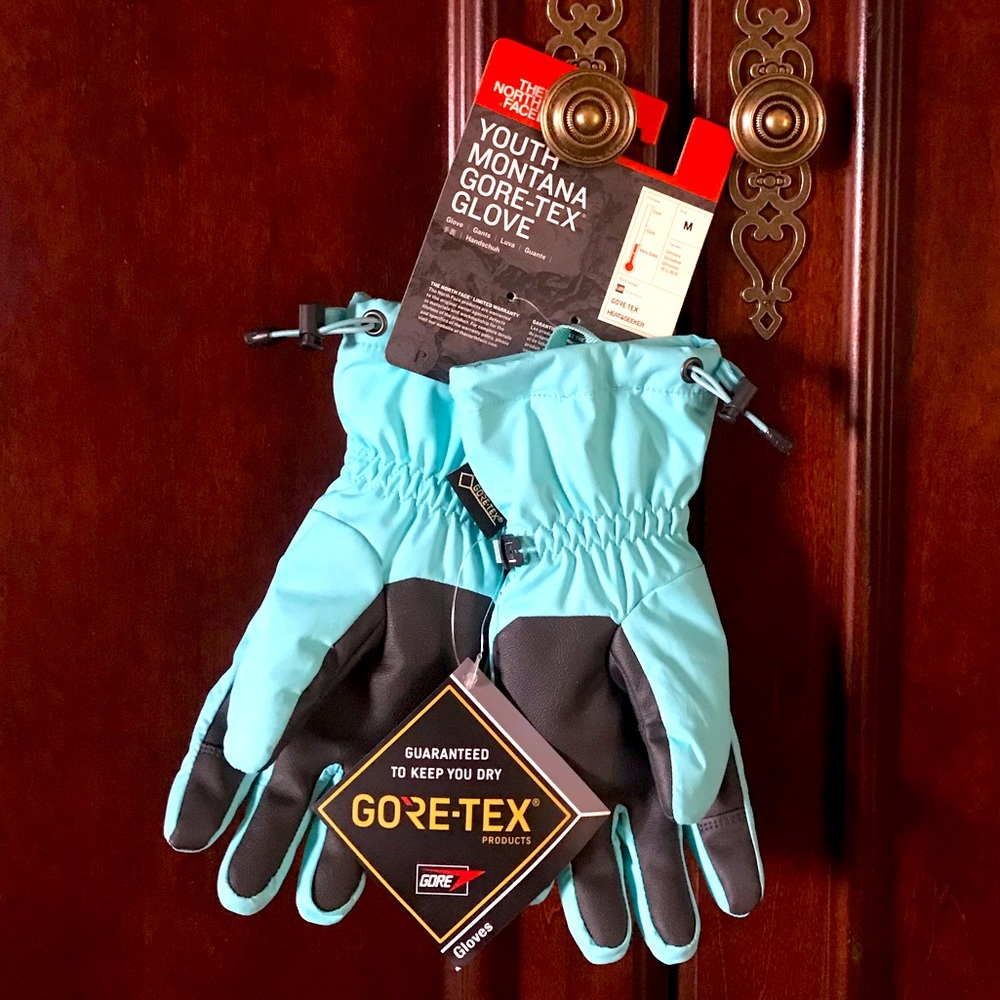 New Ski glove’s, has pocket to hold key on both sides. Phone Screen touch